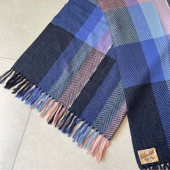 Churchill Hand Woven Wool Pink Blue Pastels Scarf 72 x 50” - Picture 9 of 12